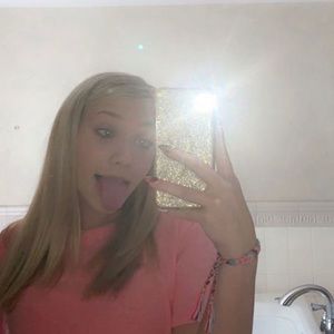 Meet your Posher, Brooke